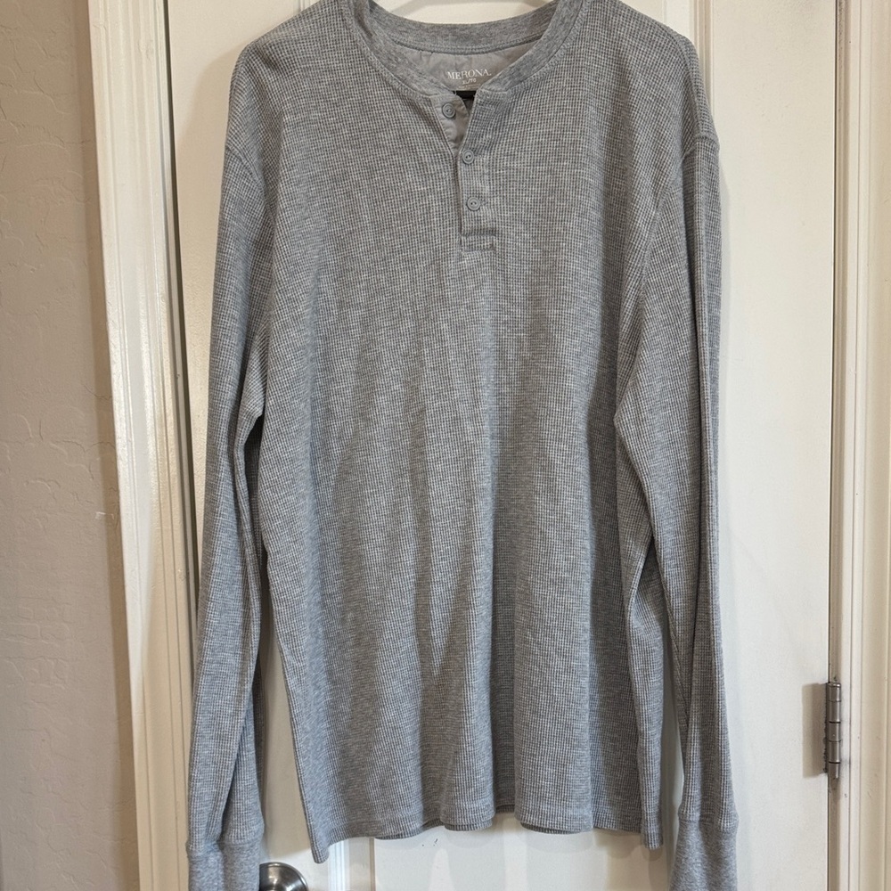 Merona Gray Long Sleeve Henley / J101